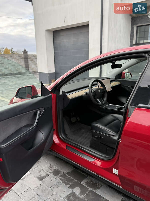Позашляховик / Кросовер Tesla Model Y 2022 в Дубні фото 16 Позашляховик / Кросовер Tesla Model Y 2022 в Дубні