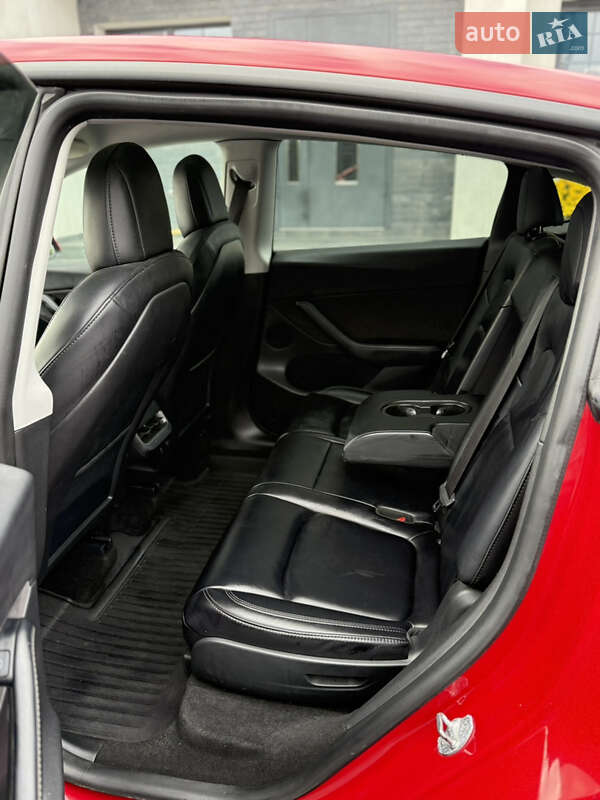 Позашляховик / Кросовер Tesla Model Y 2022 в Дубні фото 21 Позашляховик / Кросовер Tesla Model Y 2022 в Дубні