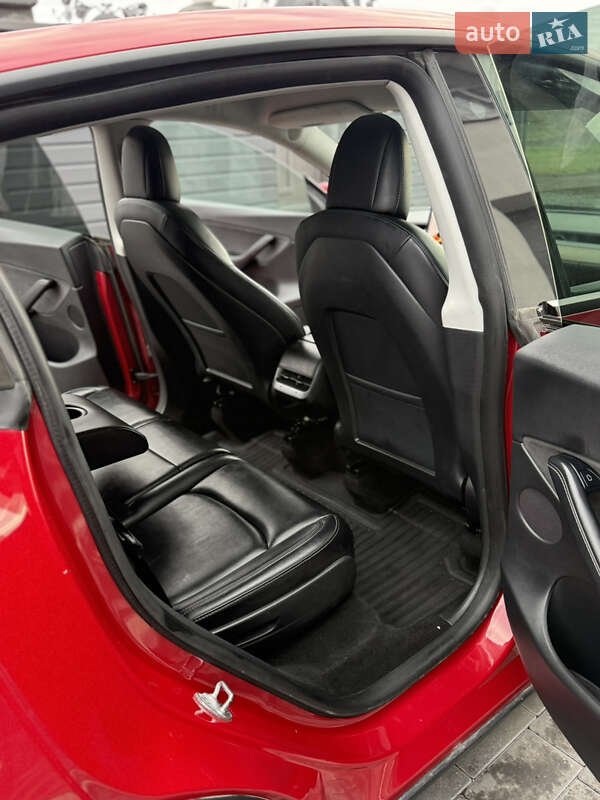 Позашляховик / Кросовер Tesla Model Y 2022 в Дубні фото 26 Позашляховик / Кросовер Tesla Model Y 2022 в Дубні