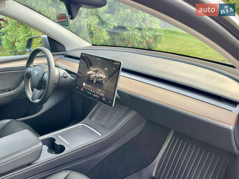 Внедорожник / Кроссовер Tesla Model Y 2023 в Днепре