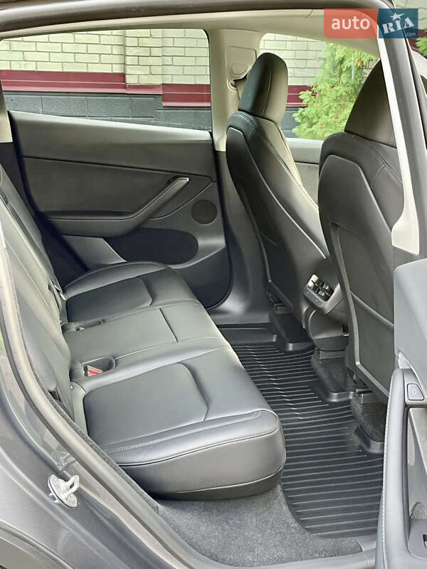 Внедорожник / Кроссовер Tesla Model Y 2023 в Днепре