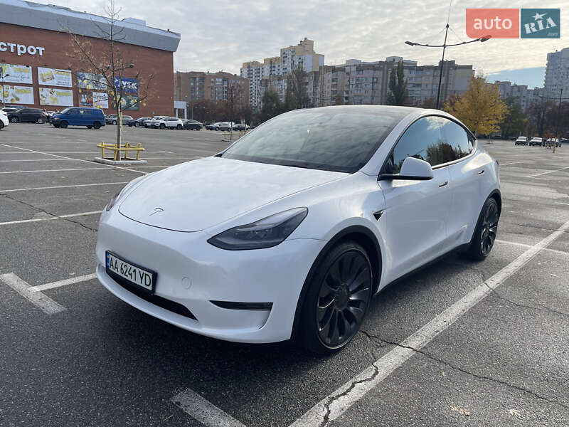 Позашляховик / Кросовер Tesla Model Y 2023 в Києві