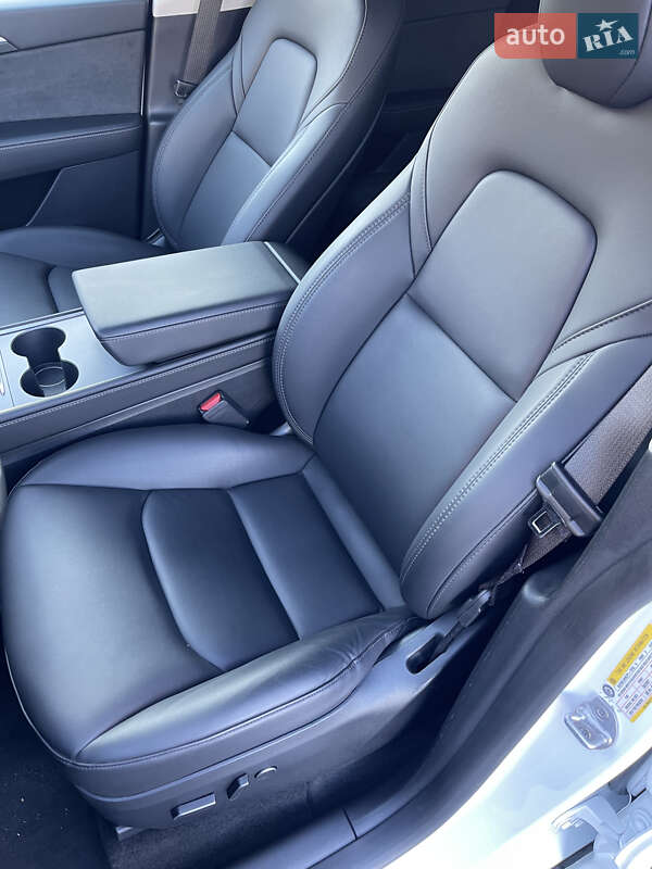 Позашляховик / Кросовер Tesla Model Y 2023 в Києві