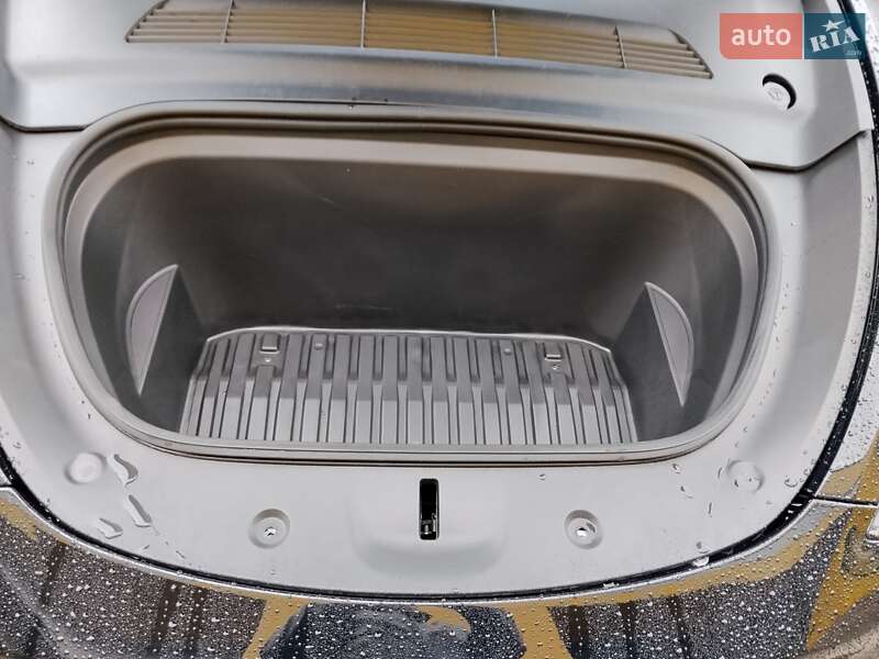 Позашляховик / Кросовер Tesla Model Y 2023 в Києві фото 15 Позашляховик / Кросовер Tesla Model Y 2023 в Києві