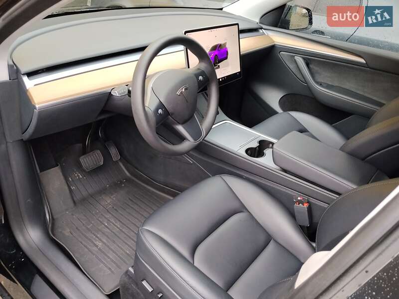 Позашляховик / Кросовер Tesla Model Y 2023 в Києві фото 28 Позашляховик / Кросовер Tesla Model Y 2023 в Києві