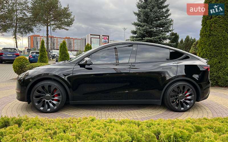 Внедорожник / Кроссовер Tesla Model Y 2024 в Львове