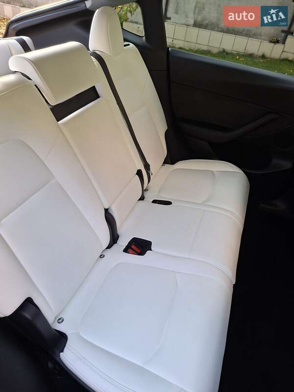 Внедорожник / Кроссовер Tesla Model Y 2023 в Виннице