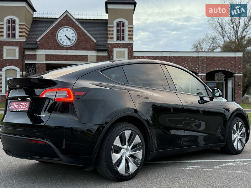 Внедорожник / Кроссовер Tesla Model Y 2023 в Киеве