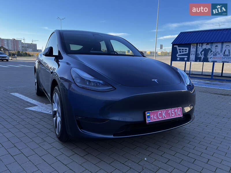 Tesla Model Y 2023
