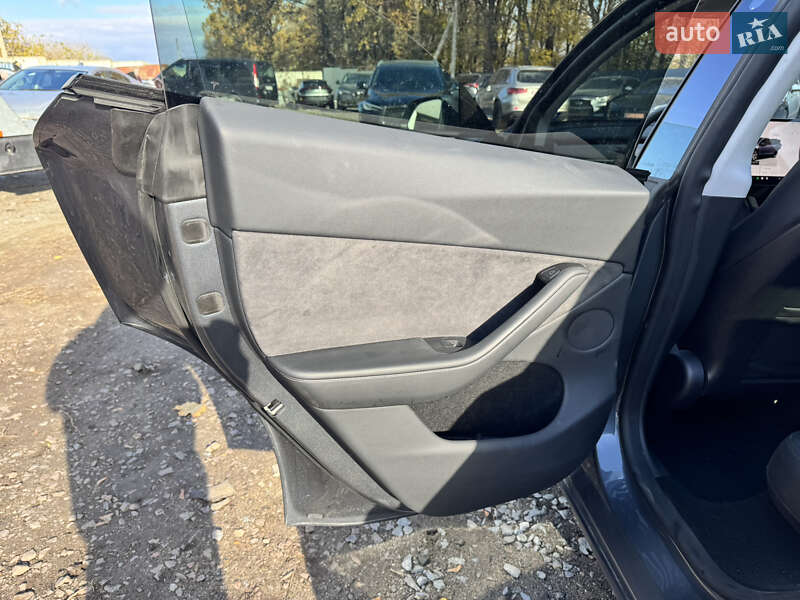 Позашляховик / Кросовер Tesla Model Y 2023 в Рівному фото 25 Позашляховик / Кросовер Tesla Model Y 2023 в Рівному