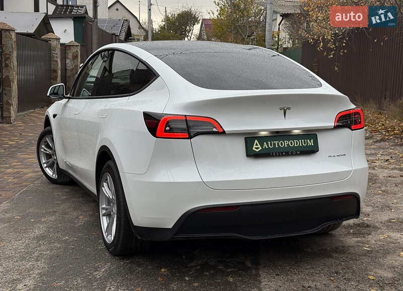Позашляховик / Кросовер Tesla Model Y 2022 в Києві фото 6 Позашляховик / Кросовер Tesla Model Y 2022 в Києві