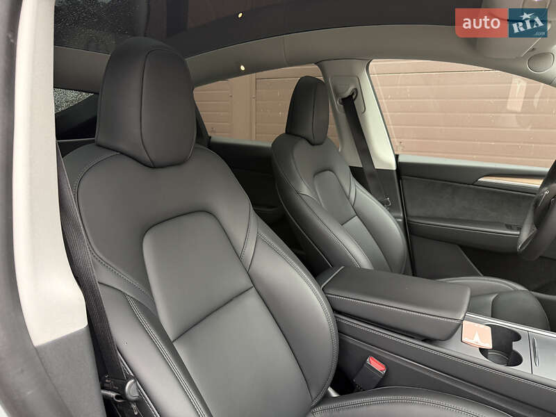 Позашляховик / Кросовер Tesla Model Y 2022 в Києві фото 37 Позашляховик / Кросовер Tesla Model Y 2022 в Києві