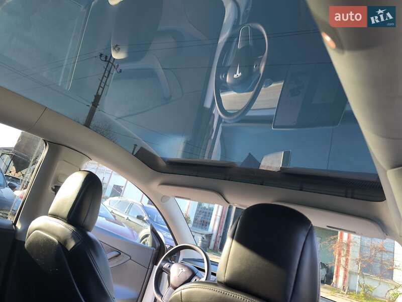 Внедорожник / Кроссовер Tesla Model Y 2021 в Стрые