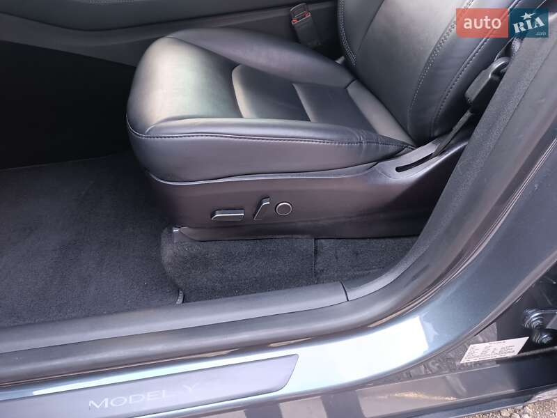 Позашляховик / Кросовер Tesla Model Y 2023 в Дніпрі