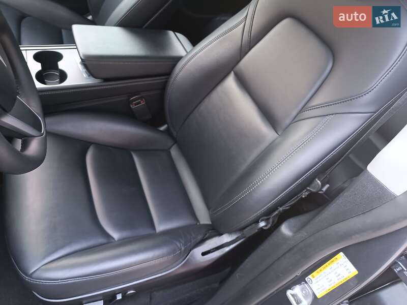 Позашляховик / Кросовер Tesla Model Y 2023 в Дніпрі