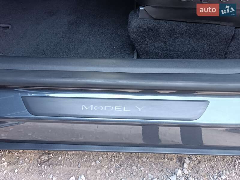 Позашляховик / Кросовер Tesla Model Y 2023 в Дніпрі
