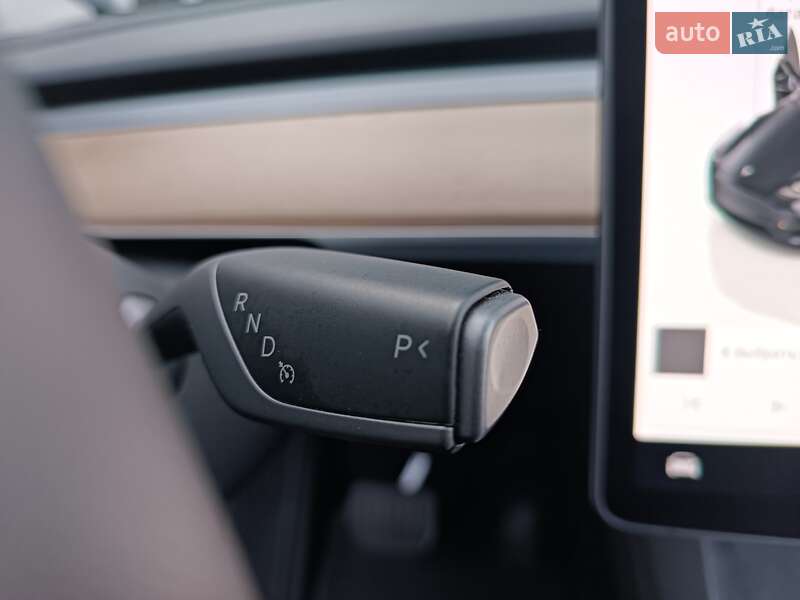 Позашляховик / Кросовер Tesla Model Y 2023 в Дніпрі