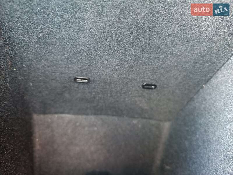 Позашляховик / Кросовер Tesla Model Y 2023 в Дніпрі