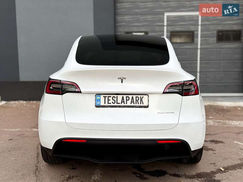 Позашляховик / Кросовер Tesla Model Y 2024 в Києві
