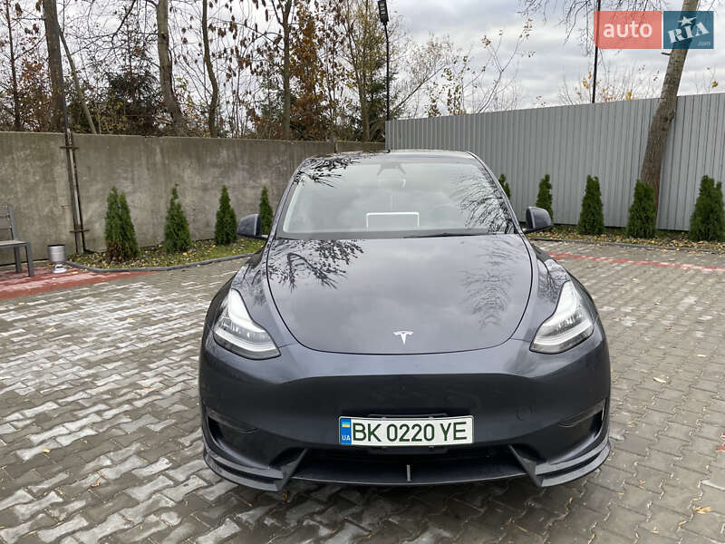 Позашляховик / Кросовер Tesla Model Y 2022 в Костопілі фото 6 Позашляховик / Кросовер Tesla Model Y 2022 в Костопілі
