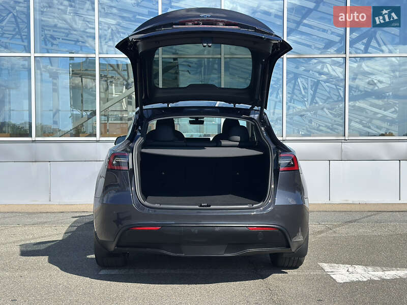 Позашляховик / Кросовер Tesla Model Y 2024 в Києві фото 25 Позашляховик / Кросовер Tesla Model Y 2024 в Києві