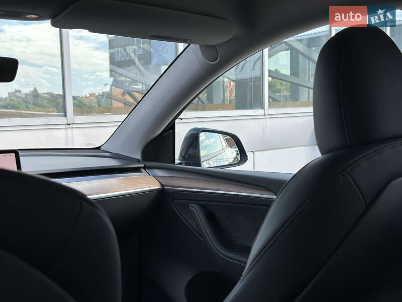 Позашляховик / Кросовер Tesla Model Y 2024 в Києві фото 50 Позашляховик / Кросовер Tesla Model Y 2024 в Києві
