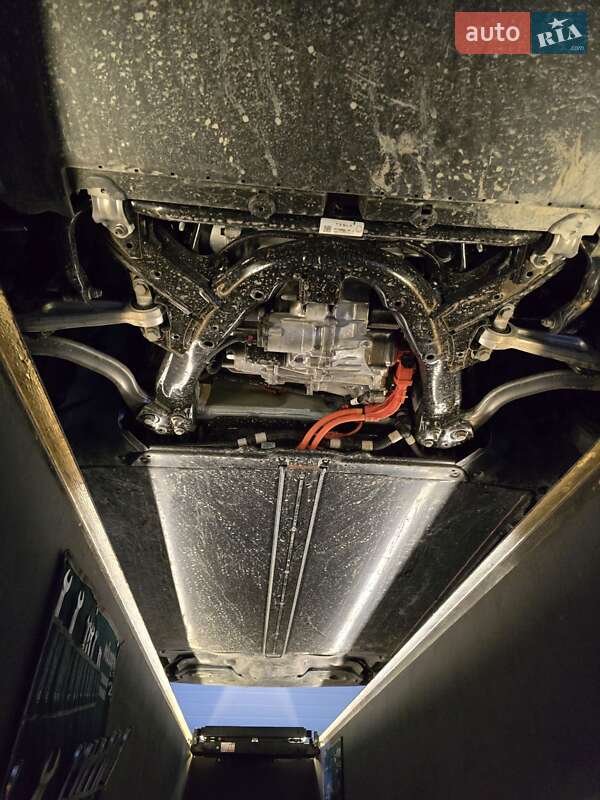 Позашляховик / Кросовер Tesla Model Y 2024 в Львові фото 9 Позашляховик / Кросовер Tesla Model Y 2024 в Львові