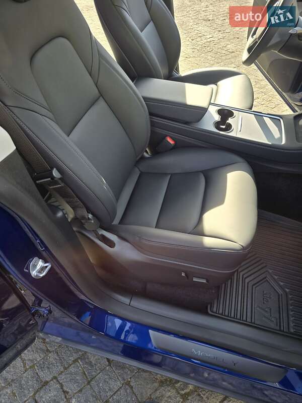 Позашляховик / Кросовер Tesla Model Y 2024 в Львові фото 16 Позашляховик / Кросовер Tesla Model Y 2024 в Львові