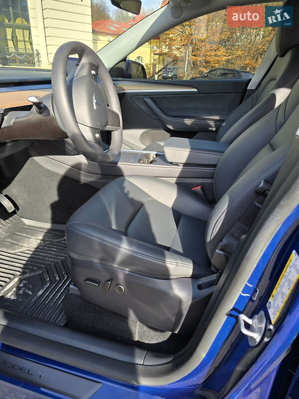 Позашляховик / Кросовер Tesla Model Y 2024 в Львові фото 14 Позашляховик / Кросовер Tesla Model Y 2024 в Львові