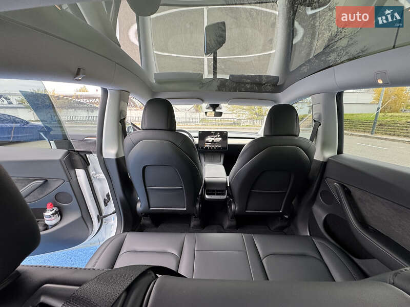 Позашляховик / Кросовер Tesla Model Y 2022 в Києві фото 19 Позашляховик / Кросовер Tesla Model Y 2022 в Києві