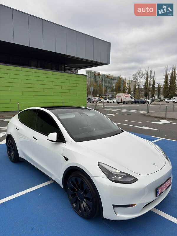 Позашляховик / Кросовер Tesla Model Y 2022 в Києві фото 28 Позашляховик / Кросовер Tesla Model Y 2022 в Києві