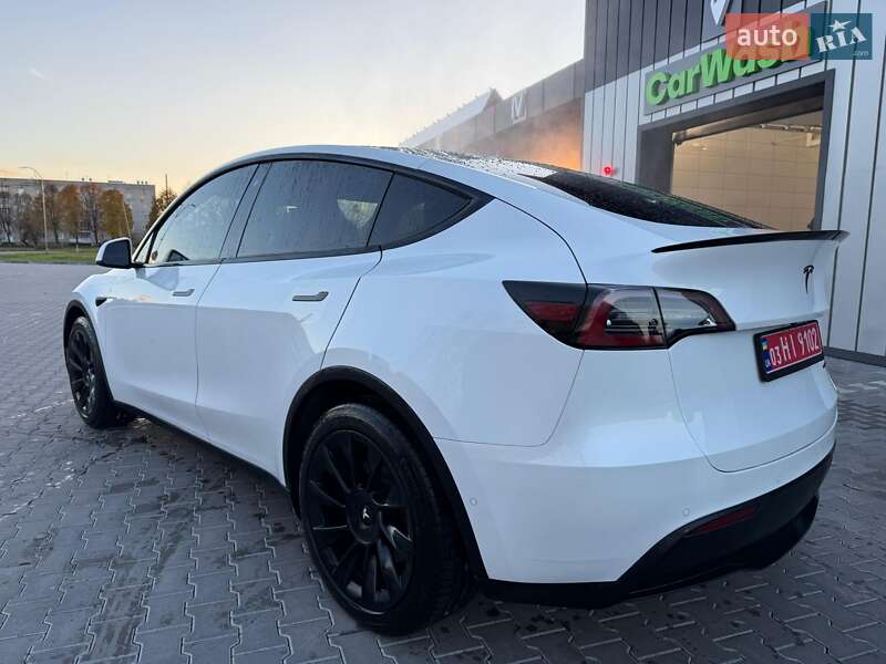 Внедорожник / Кроссовер Tesla Model Y 2020 в Владимире