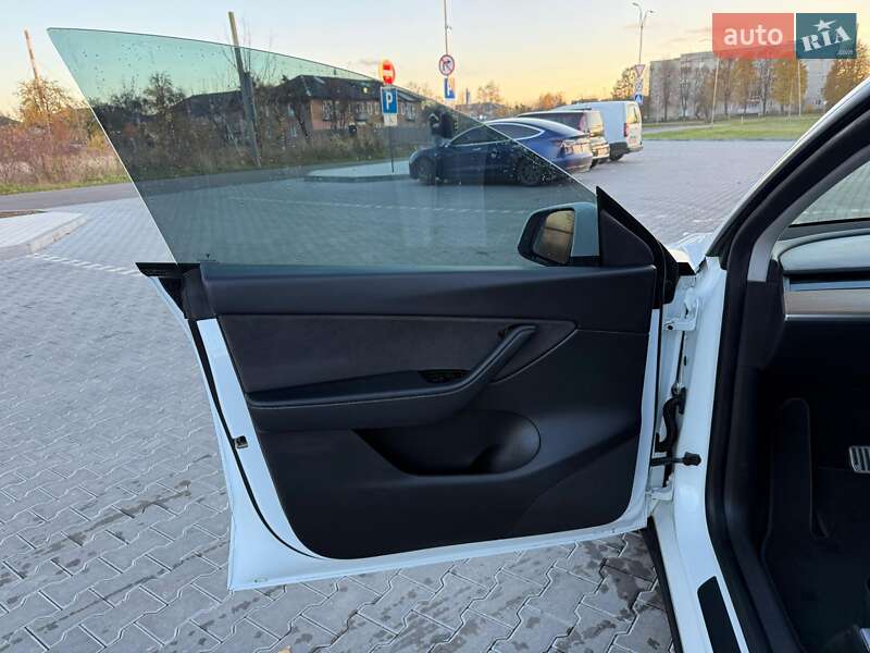 Внедорожник / Кроссовер Tesla Model Y 2020 в Владимире