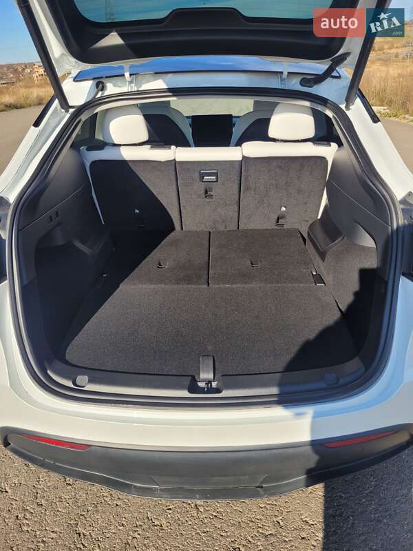 Позашляховик / Кросовер Tesla Model Y 2023 в Львові