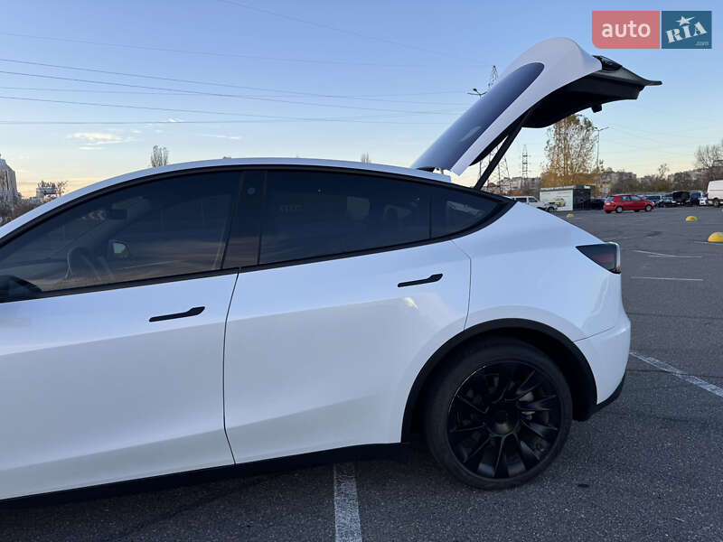 Внедорожник / Кроссовер Tesla Model Y 2023 в Киеве фото 6 Внедорожник / Кроссовер Tesla Model Y 2023 в Киеве