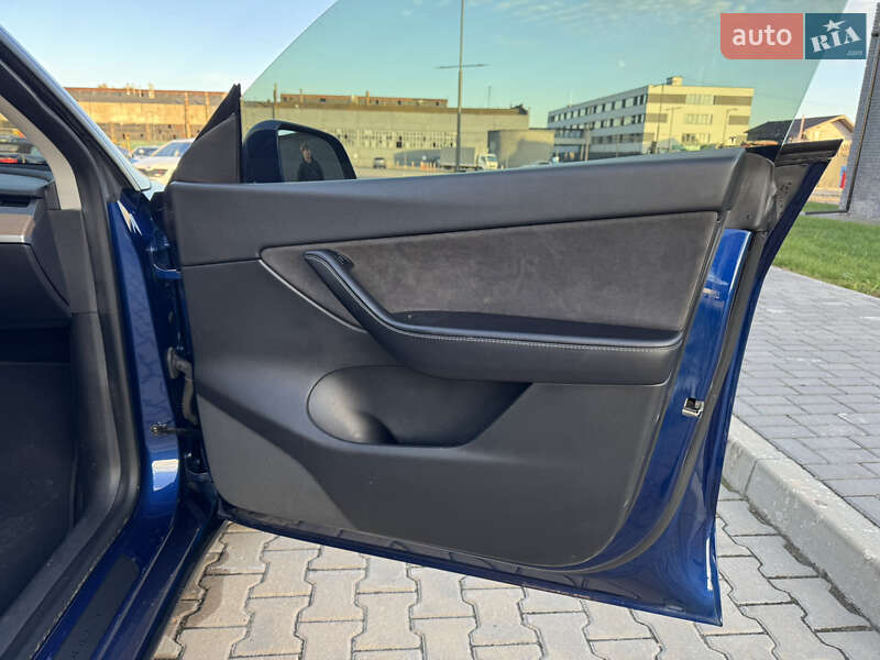 Позашляховик / Кросовер Tesla Model Y 2021 в Івано-Франківську фото 54 Позашляховик / Кросовер Tesla Model Y 2021 в Івано-Франківську