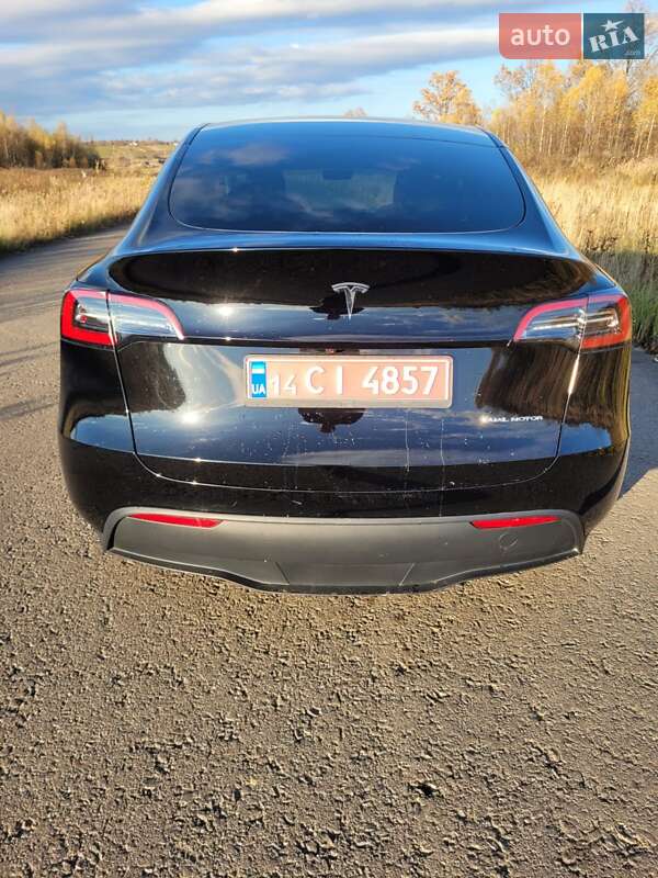 Внедорожник / Кроссовер Tesla Model Y 2023 в Львове