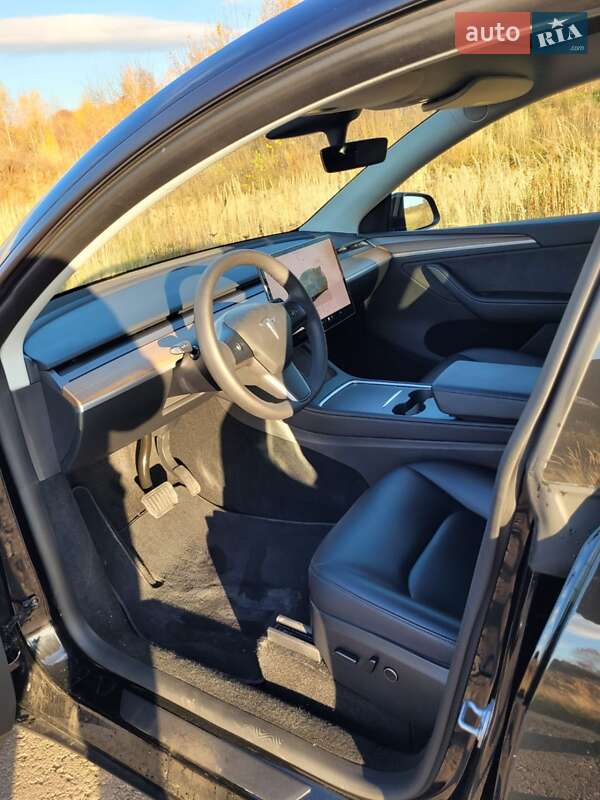 Внедорожник / Кроссовер Tesla Model Y 2023 в Львове