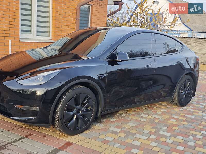 Позашляховик / Кросовер Tesla Model Y 2024 в Києві фото 17 Позашляховик / Кросовер Tesla Model Y 2024 в Києві