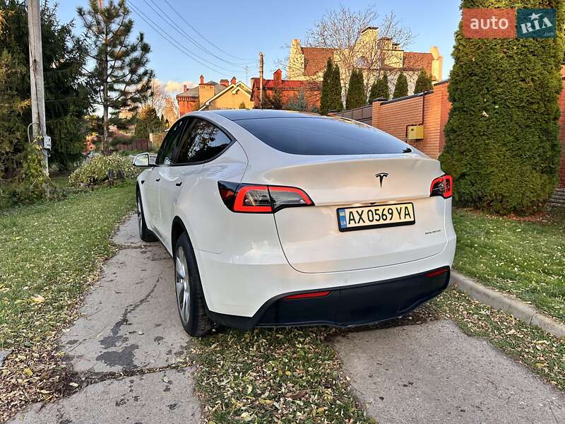 Внедорожник / Кроссовер Tesla Model Y 2020 в Киеве