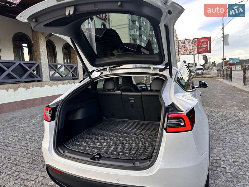 Внедорожник / Кроссовер Tesla Model Y 2020 в Киеве