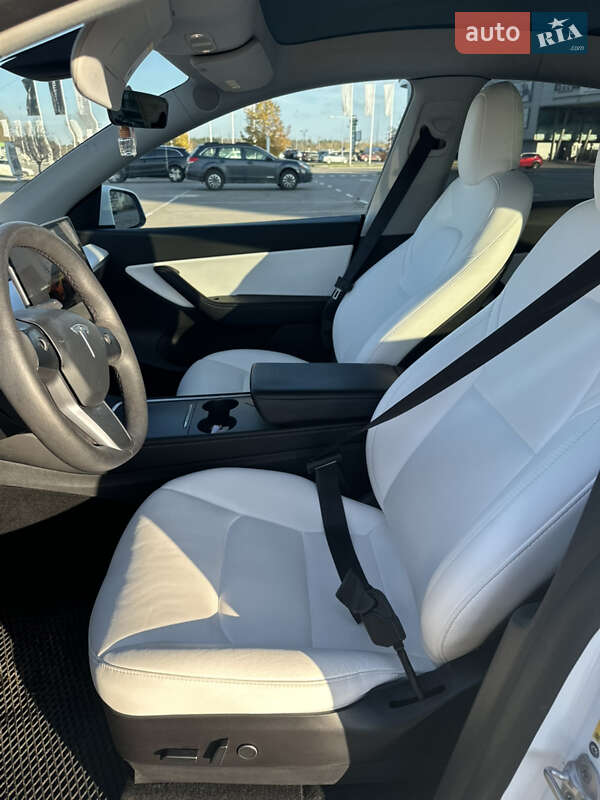 Позашляховик / Кросовер Tesla Model Y 2022 в Києві фото 8 Позашляховик / Кросовер Tesla Model Y 2022 в Києві