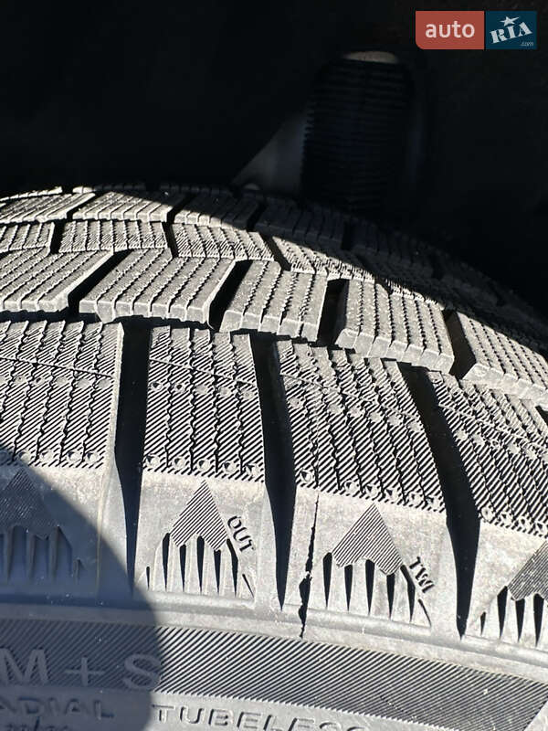 Позашляховик / Кросовер Tesla Model Y 2022 в Києві фото 12 Позашляховик / Кросовер Tesla Model Y 2022 в Києві