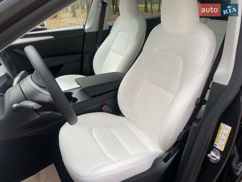 Внедорожник / Кроссовер Tesla Model Y 2024 в Львове фото 10 Внедорожник / Кроссовер Tesla Model Y 2024 в Львове