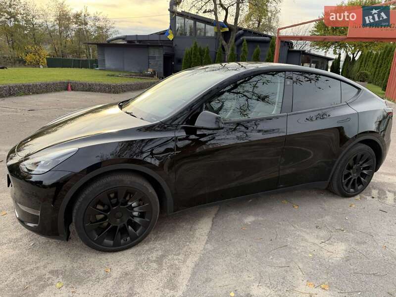 Tesla Model Y 2023