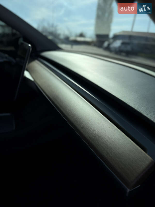 Внедорожник / Кроссовер Tesla Model Y 2021 в Шаргороде