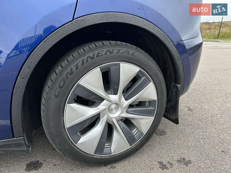 Позашляховик / Кросовер Tesla Model Y 2023 в Рівному