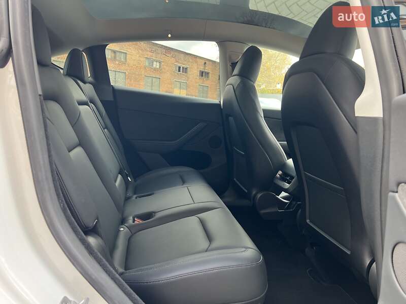Внедорожник / Кроссовер Tesla Model Y 2024 в Житомире