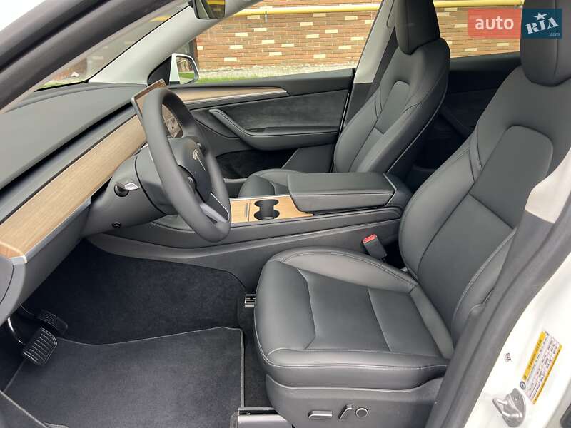 Внедорожник / Кроссовер Tesla Model Y 2024 в Житомире