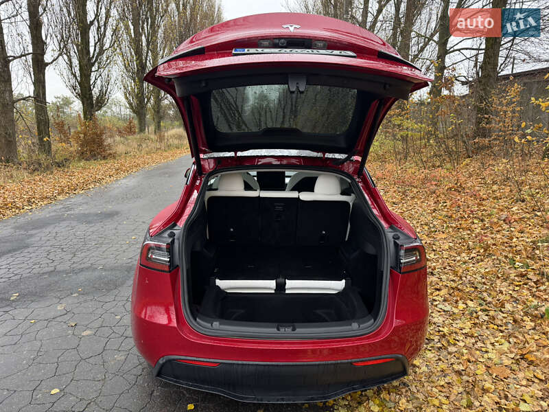 Позашляховик / Кросовер Tesla Model Y 2023 в Хмельницькому фото 4 Позашляховик / Кросовер Tesla Model Y 2023 в Хмельницькому